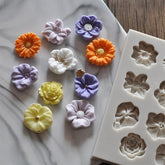 Baking cake decorating florets